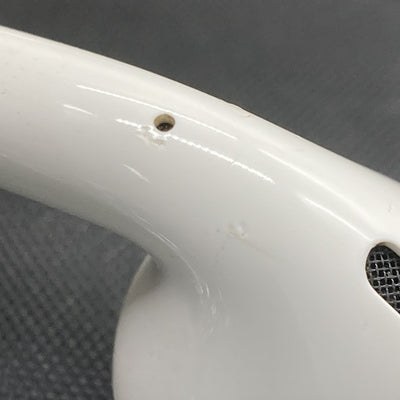 【中古】AirPods with Charging Case MV7N2J/A【秋葉原】