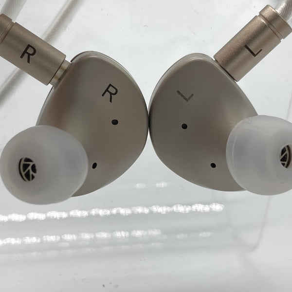 【中古】Que【日本橋】