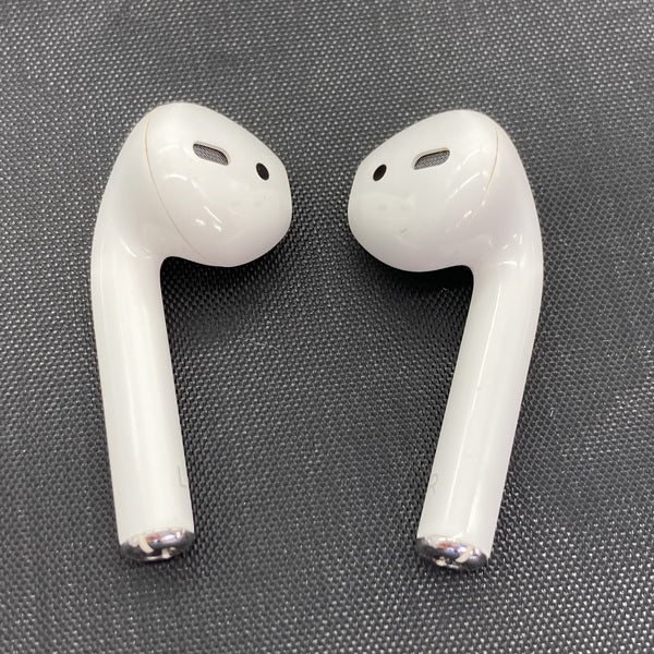 【中古】AirPods with Charging Case MV7N2J/A【日本橋】