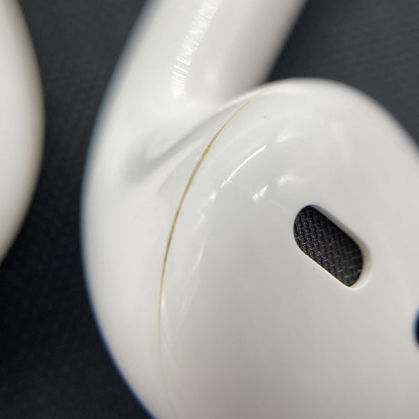 【中古】AirPods with Charging Case MV7N2J/A【日本橋】
