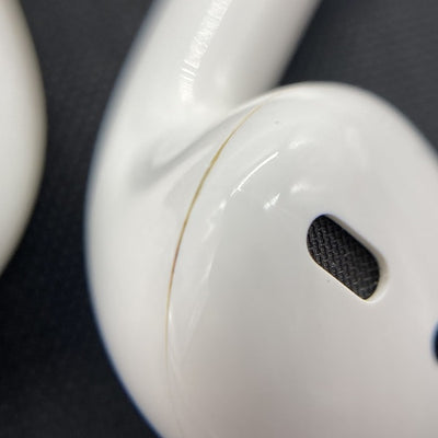 【中古】AirPods with Charging Case MV7N2J/A【日本橋】