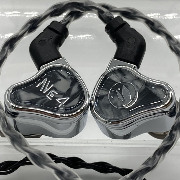 【中古】Neon 4【秋葉原】