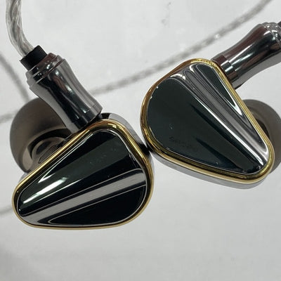 【中古】B2【秋葉原】