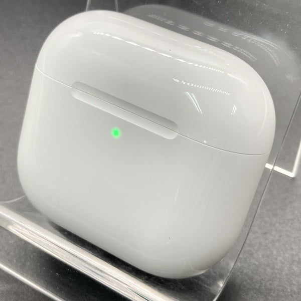 【中古】AirPods 4 MXP93J/A（アクティブノイズキャンセリング搭載）【秋葉原】