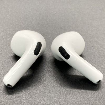 【中古】AirPods 4 MXP93J/A（アクティブノイズキャンセリング搭載）【秋葉原】