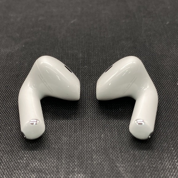【中古】AirPods 4 MXP93J/A（アクティブノイズキャンセリング搭載）【秋葉原】