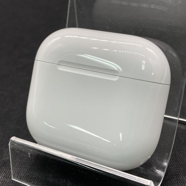 【中古】AirPods 4 MXP93J/A（アクティブノイズキャンセリング搭載）【秋葉原】