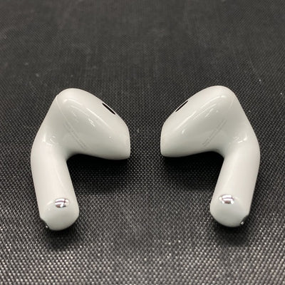 【中古】AirPods 4 MXP93J/A（アクティブノイズキャンセリング搭載）【秋葉原】