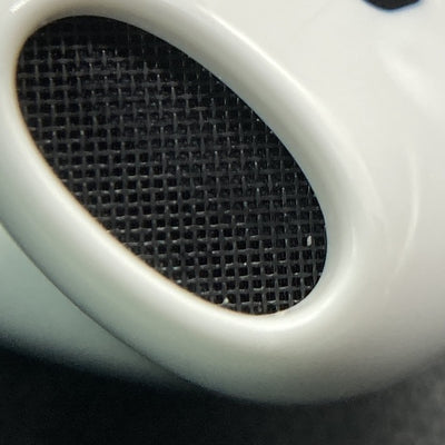 【中古】AirPods 4 MXP93J/A（アクティブノイズキャンセリング搭載）【秋葉原】