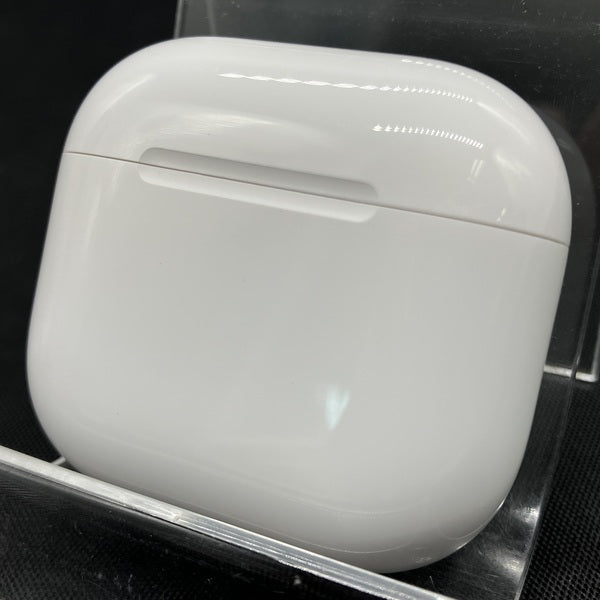 【中古】AirPods 4 MXP93J/A（アクティブノイズキャンセリング搭載）【秋葉原】