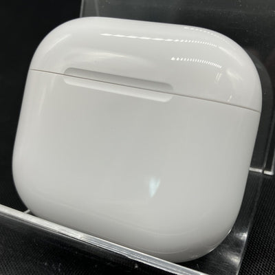 【中古】AirPods 4 MXP93J/A（アクティブノイズキャンセリング搭載）【秋葉原】