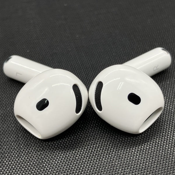 【中古】AirPods 4 MXP93J/A（アクティブノイズキャンセリング搭載）【秋葉原】