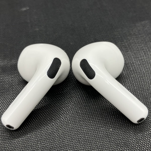 【中古】AirPods 4 MXP63J/A【秋葉原】