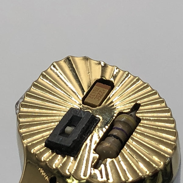 【中古】CROWN ゴールド&シルバー(ケーブル欠品)【秋葉原】