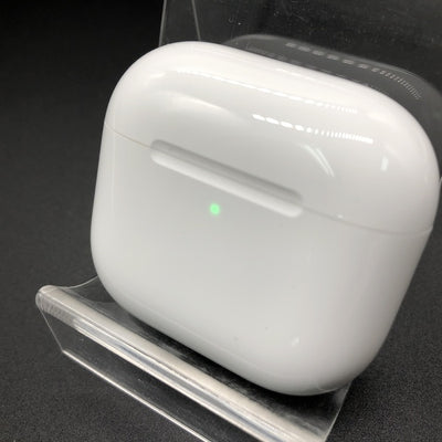 【中古】AirPods 4 MXP93J/A（アクティブノイズキャンセリング搭載）【秋葉原】