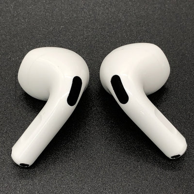 【中古】AirPods 4 MXP93J/A（アクティブノイズキャンセリング搭載）【秋葉原】