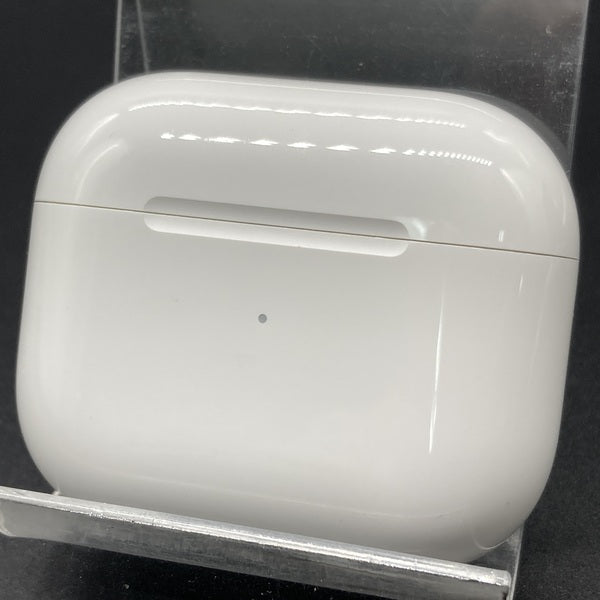 【中古】AirPods Lightning 充電ケース (第3世代)【日本橋】