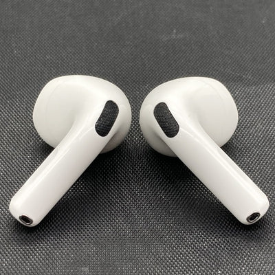【中古】AirPods 4 MXP93J/A（アクティブノイズキャンセリング搭載）【秋葉原】