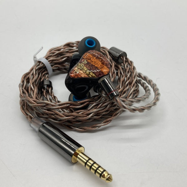 【中古】PERFORMER 8【秋葉原】