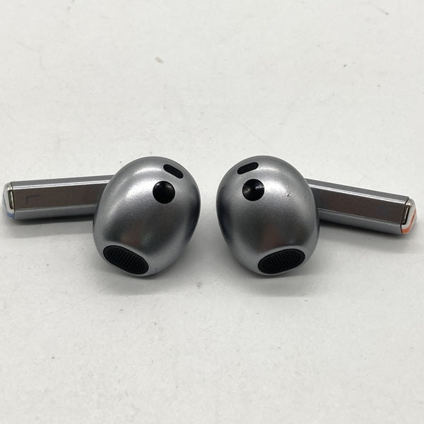 【中古】Galaxy Buds3 シルバー 【SM-R530NZAAXJP】【秋葉原】
