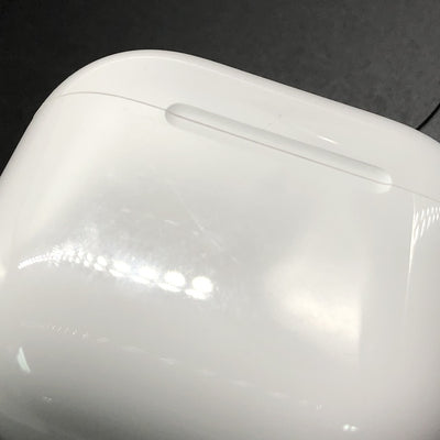 【中古】AirPods 4 MXP93J/A（アクティブノイズキャンセリング搭載）【秋葉原】