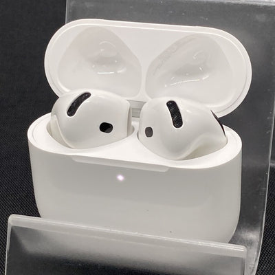 【中古】AirPods 4 MXP93J/A（アクティブノイズキャンセリング搭載）【秋葉原】