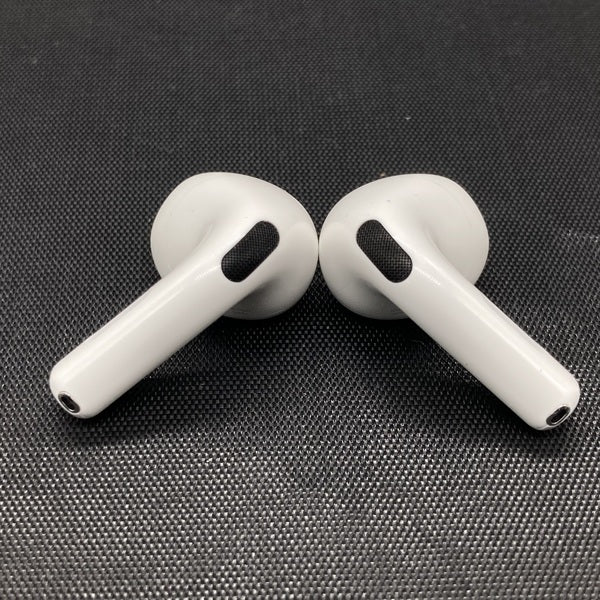 【中古】AirPods 4 MXP93J/A（アクティブノイズキャンセリング搭載）【秋葉原】
