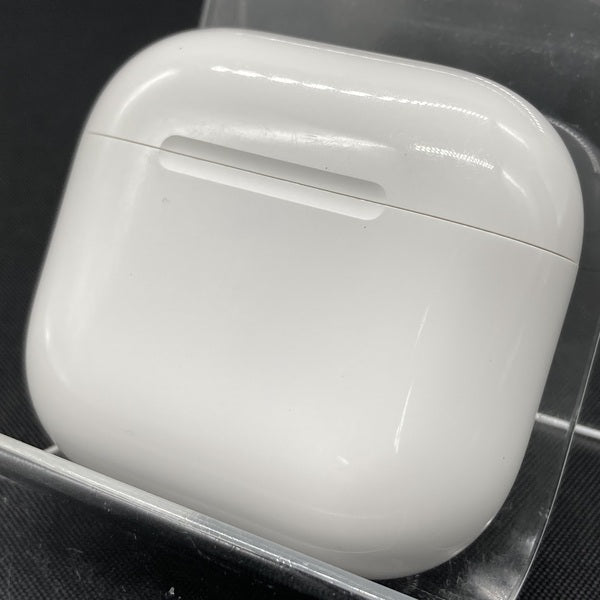 【中古】AirPods 4 MXP63J/A【秋葉原】