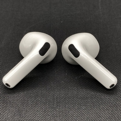 【中古】AirPods 4 MXP63J/A【秋葉原】