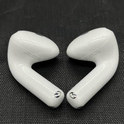 【中古】AirPods 4 MXP93J/A（アクティブノイズキャンセリング搭載）【秋葉原】