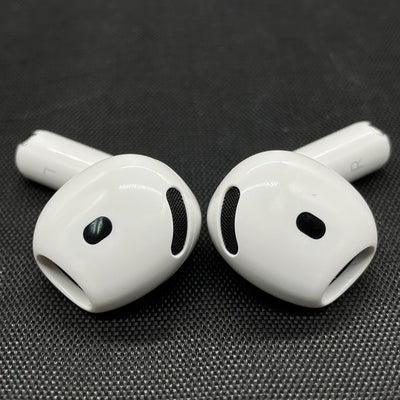 【中古】AirPods 4 MXP93J/A（アクティブノイズキャンセリング搭載）【秋葉原】