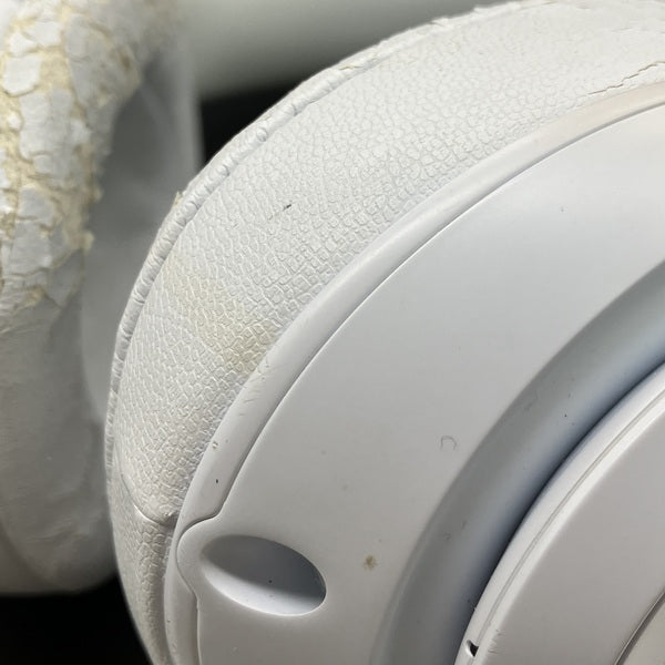 【中古】Beats Studio3 Wireless ホワイト 【BT STUDIO3 WL WHT】（MQ572PA/A）【日本橋】