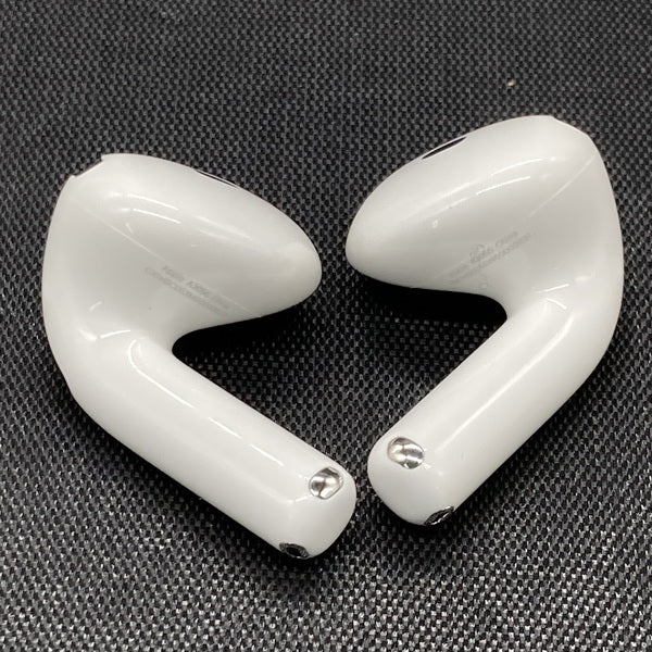 【中古】AirPods 4 MXP93J/A（アクティブノイズキャンセリング搭載）【秋葉原】