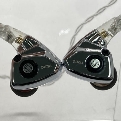 【中古】TITAN S シルバー【秋葉原】