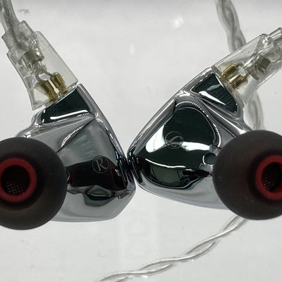 【中古】TITAN S シルバー【秋葉原】