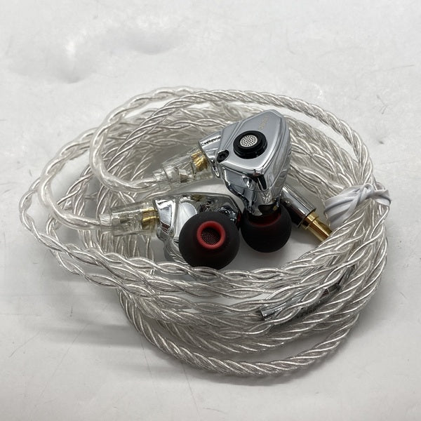 【中古】TITAN S シルバー【秋葉原】