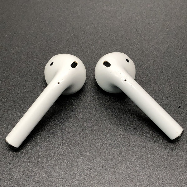 【中古】AirPods with Charging Case MV7N2J/A【日本橋】
