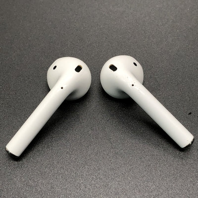 【中古】AirPods with Charging Case MV7N2J/A【日本橋】