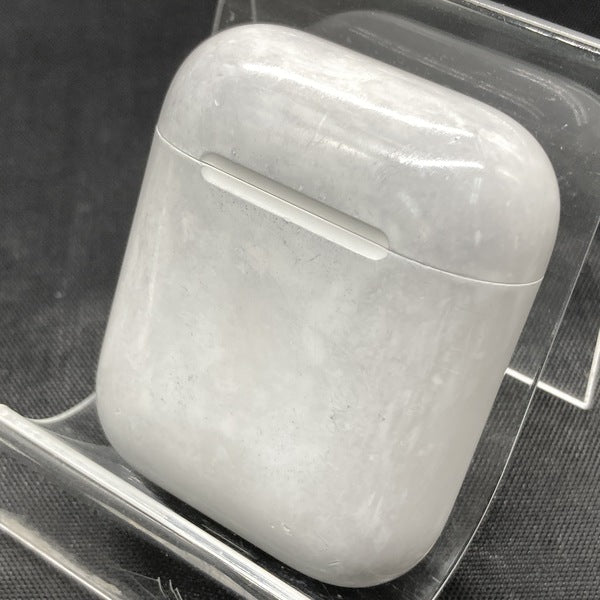 【中古】AirPods with Charging Case MV7N2J/A【日本橋】