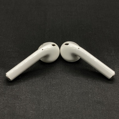 【中古】AirPods with Charging Case MV7N2J/A【日本橋】