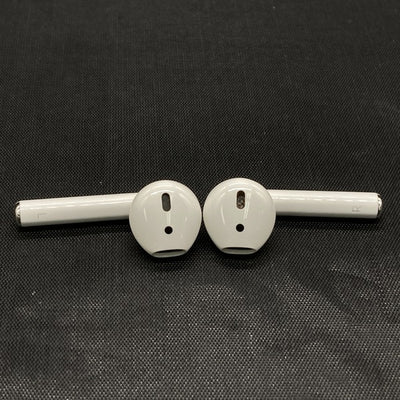 【中古】AirPods with Charging Case MV7N2J/A【日本橋】
