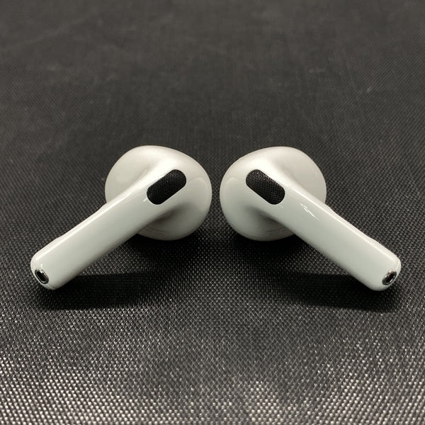 【中古】AirPods 4 MXP93J/A（アクティブノイズキャンセリング搭載）【秋葉原】