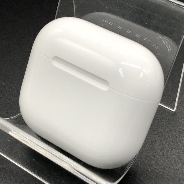 【中古】AirPods 4 MXP93J/A（アクティブノイズキャンセリング搭載）【秋葉原】