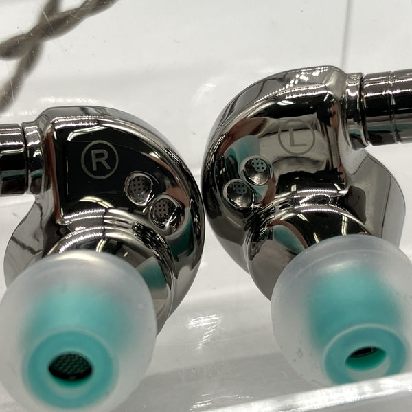 【中古】HAYABUSA ULTRA チタニウムグレイ【日本橋】