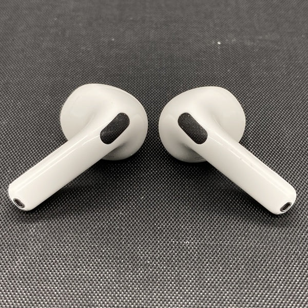 【中古】AirPods 4 MXP93J/A（アクティブノイズキャンセリング搭載）【秋葉原】