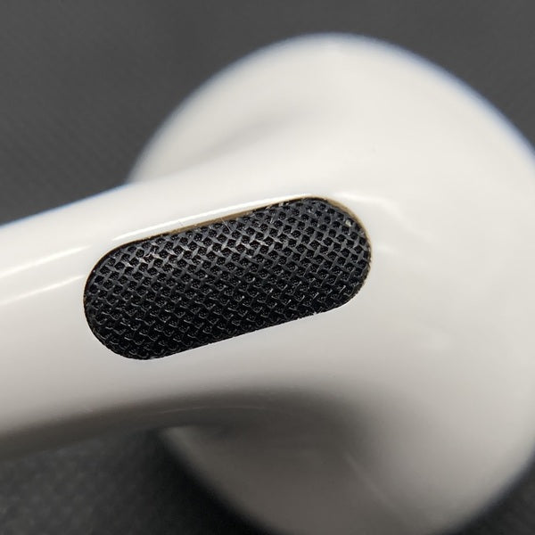 【中古】AirPods 4 MXP93J/A（アクティブノイズキャンセリング搭載）【秋葉原】