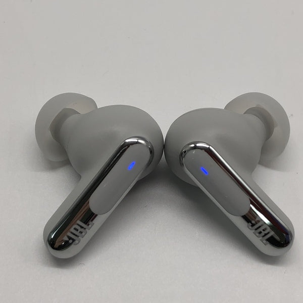【中古】LIVE BEAM 3 シルバー【JBLLIVEBEAM3SIL】【秋葉原】