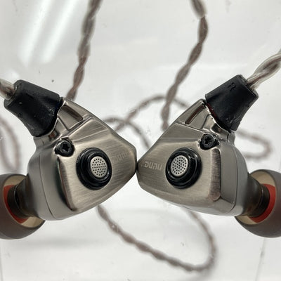 【中古】TITAN S グレー【秋葉原】