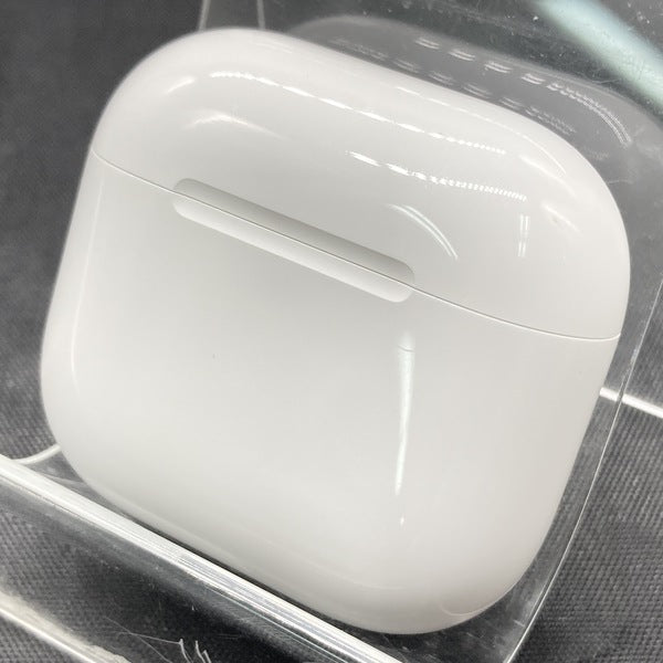 【中古】AirPods 4 MXP93J/A（アクティブノイズキャンセリング搭載）【秋葉原】