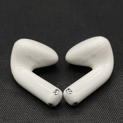 【中古】AirPods 4 MXP93J/A（アクティブノイズキャンセリング搭載）【秋葉原】